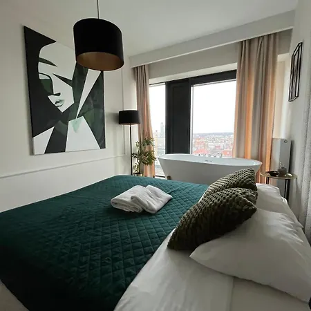 Global L Sky Tower L Premium View L Panoramic Bathtub L Parking كاتوفيتسه