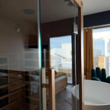 Global L Sky Tower L Premium View L Panoramic Bathtub L Parking شقة