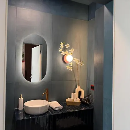 Global L Sky Tower L Premium View L Panoramic Bathtub L Parking شقة *