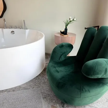 Global L Sky Tower L Premium View L Panoramic Bathtub L Parking شقة