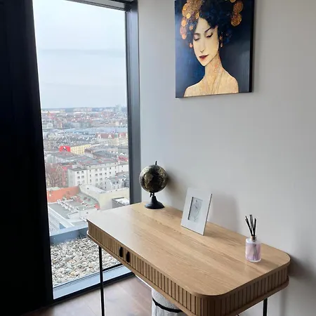 Global L Sky Tower L Premium View L Panoramic Bathtub L Parking كاتوفيتسه
